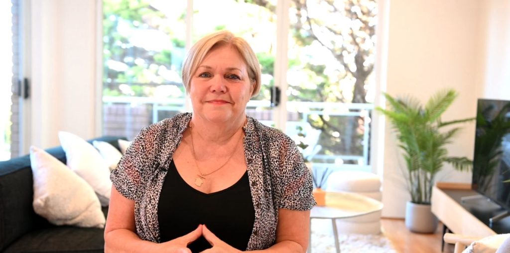 Expert explaining how to finance a renovation project