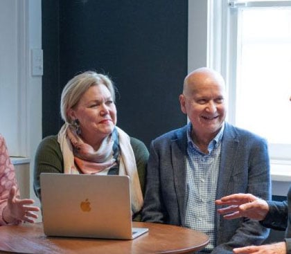 Bernadette and Stephen Janson mentoring renovation students